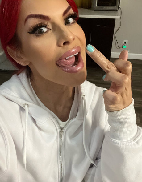 TS Foxxy star nude galleries