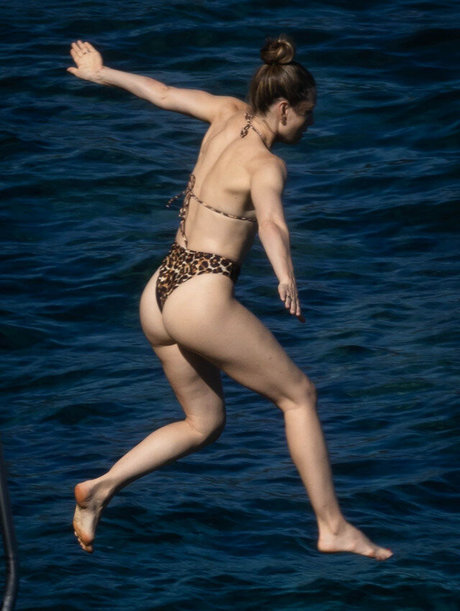 blonde wife onlyfans nice pictures