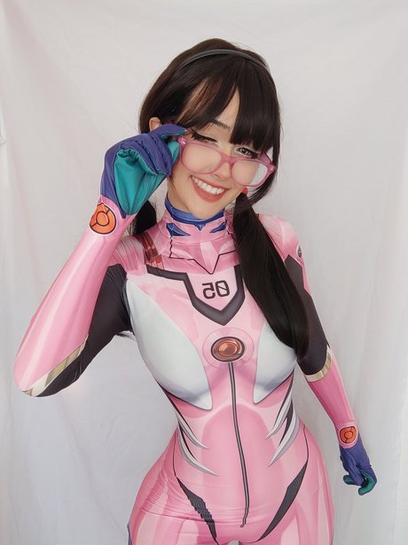 Nyukix model nude picture