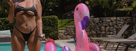 Cleopatra Sinns top star galleries