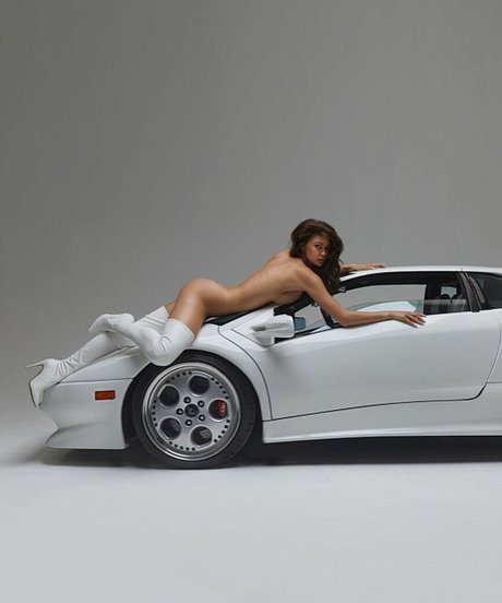 mirror selfie onlyfans hot nude photos