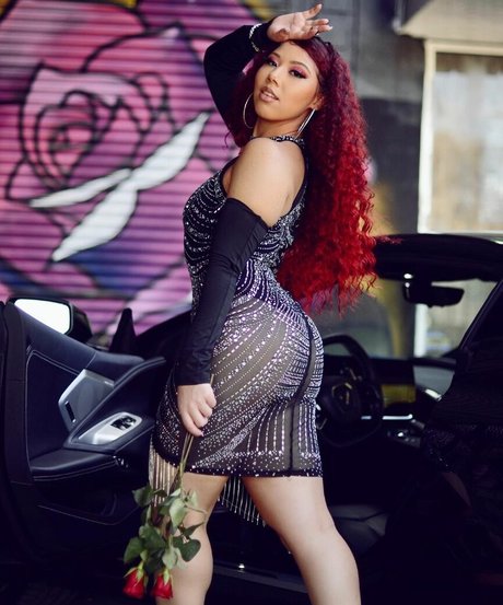 Kiah Dream porn model picture