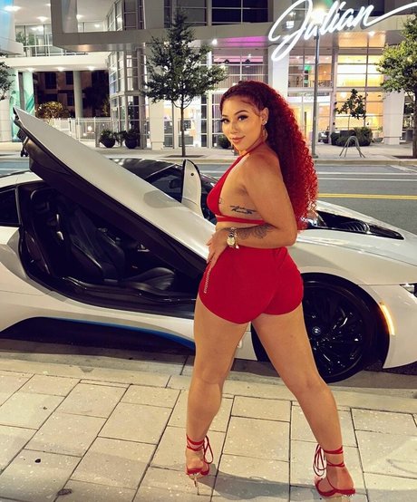 Kiah Dream model erotic pics