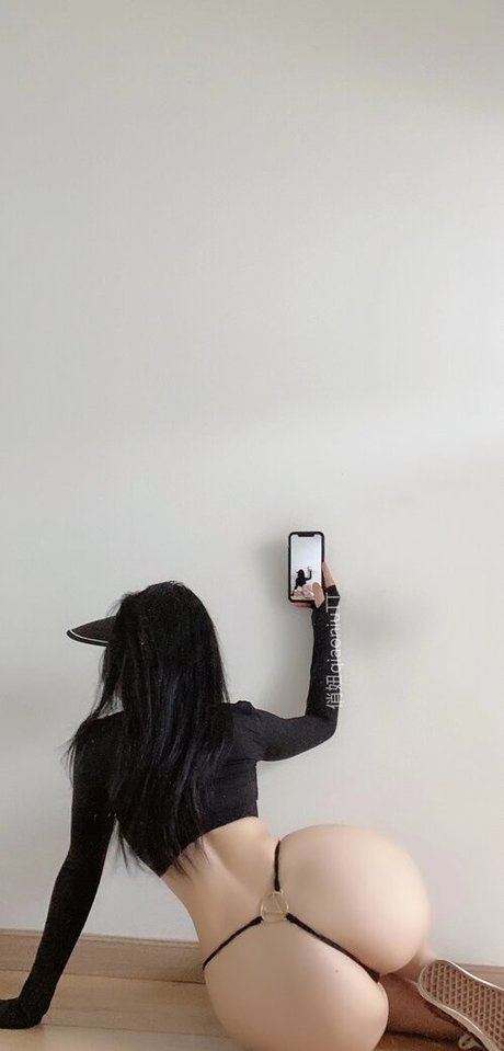 QiaoniuTT star nude img