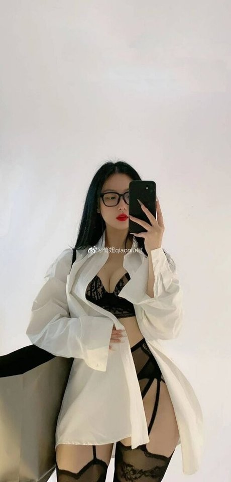 QiaoniuTT pornstar naked picture