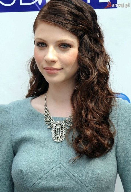 Michelle Trachtenberg art model pics
