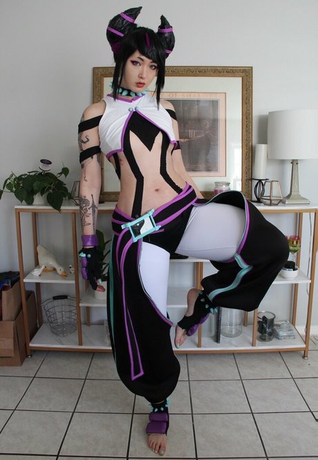 Caytie Cosplay model sexy photos