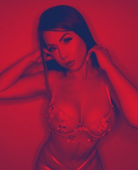 MC Mayara pornstar pretty photo