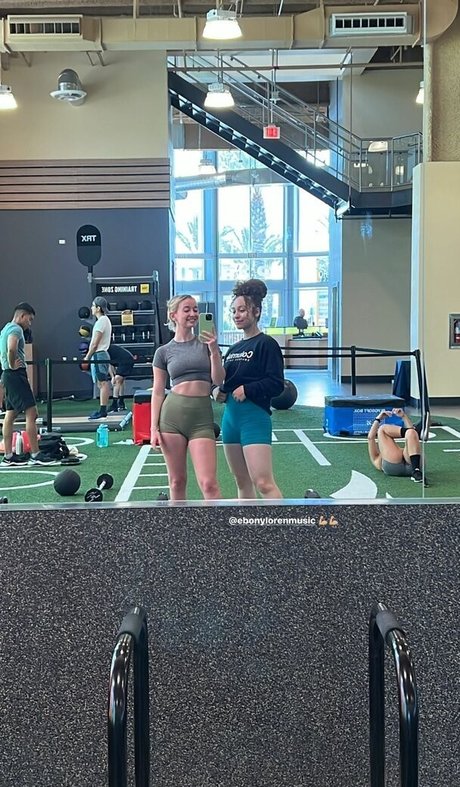 Stacey Ryan exclusive star image