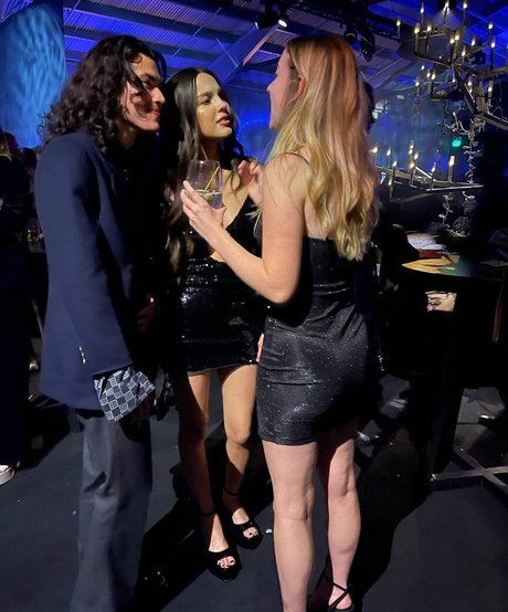 Stacey Ryan art model picture