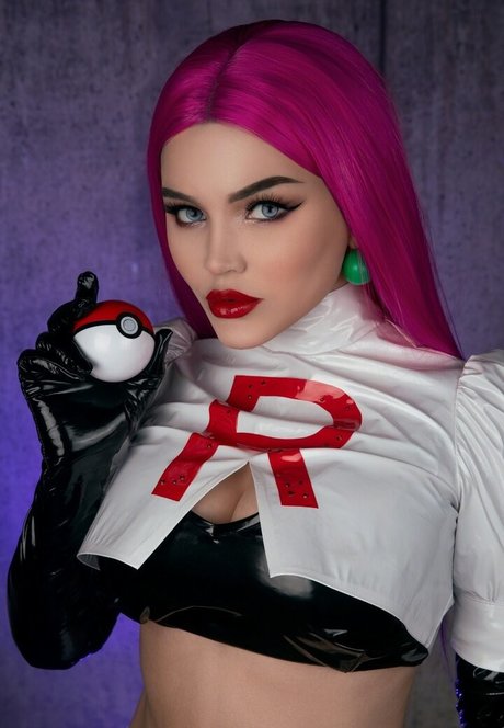 Kalinka Fox model top pictures