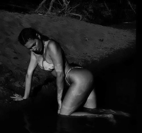 huge fake tits onlyfans free sexy images