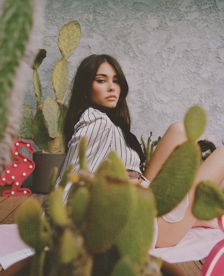 Madison Beer naked actress pic