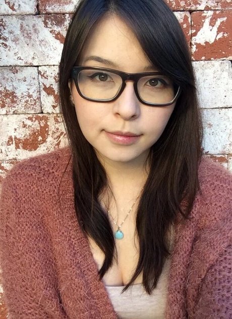 Philllybabyy best actress photo