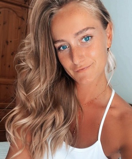 Philllybabyy pornstar gallery