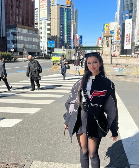 shemale fucks girl onlyfans hot sex image