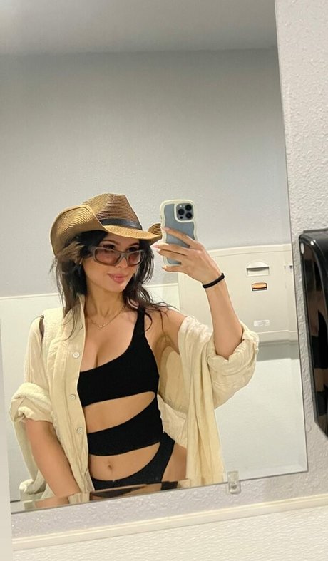 Sssniperwolf star naked images