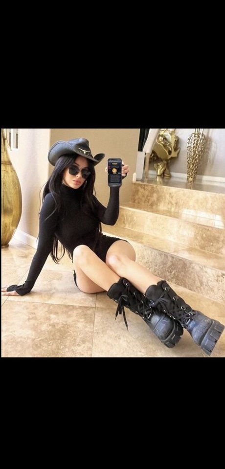 Sssniperwolf naked pornstar picture