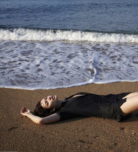 Olga Kurylenko model xxx galleries