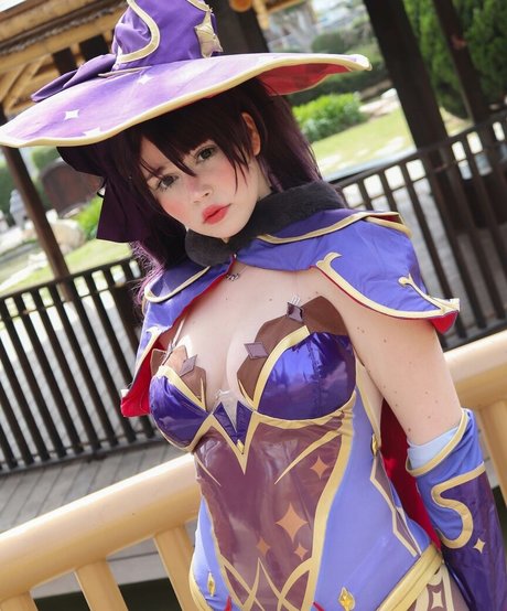 emquizii high quality actress image