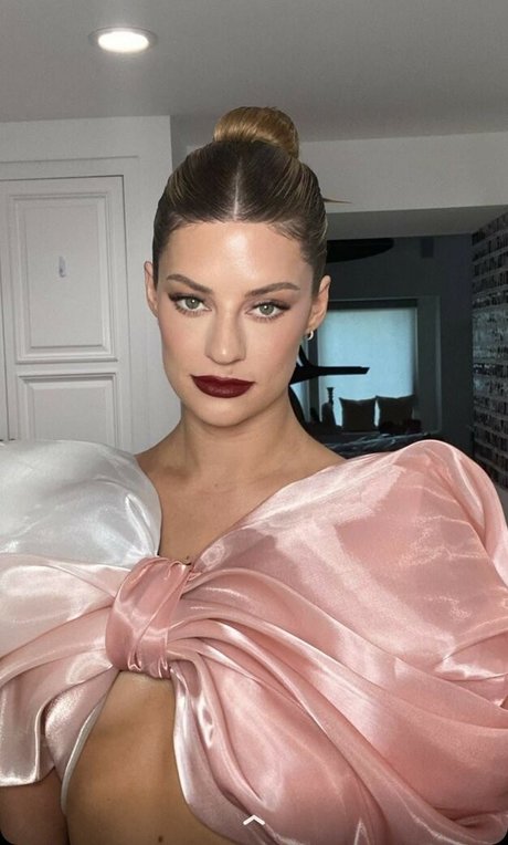 tall busty onlyfans pornographic img