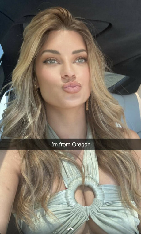 Hannah Stocking naked actress gallery