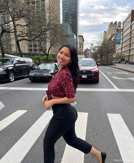 Julia Kelly exclusive actress pictures