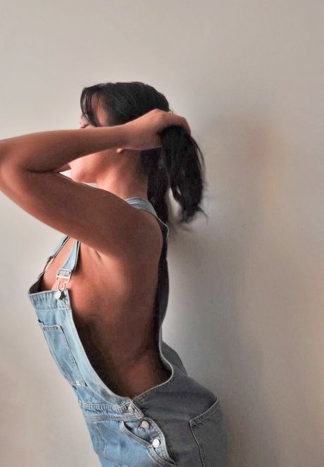 Julia Kelly pornographic model photo