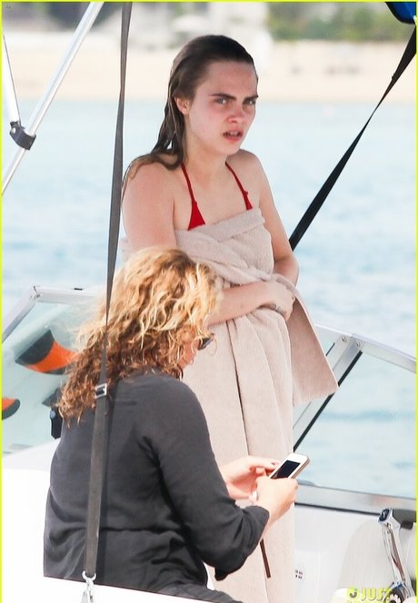 waitress onlyfans pornographic pics