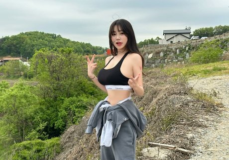 flat chested onlyfans sexy nude image