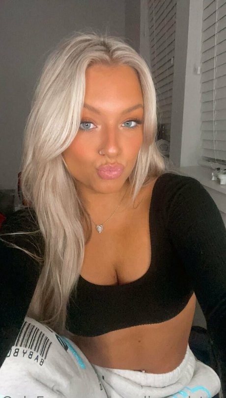 carolinecolston pornstar xxx photo