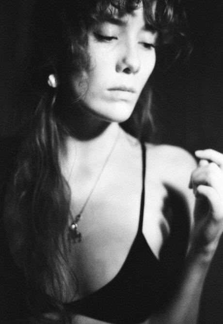 Berta Andrea Sndal model naked pic