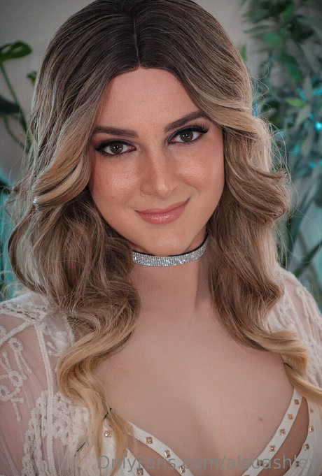 Ashley Barron model erotic image