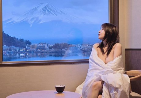 Munkawka pornographic model photos