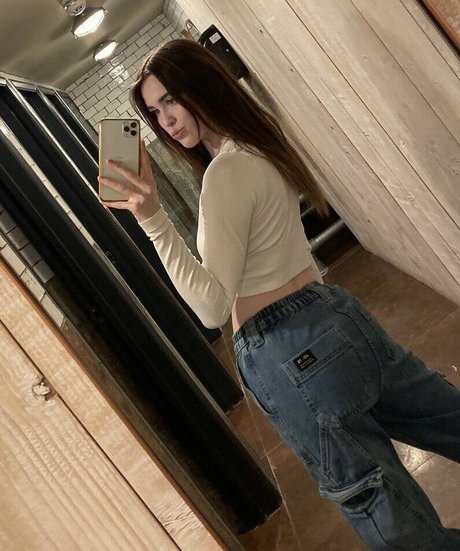 Frankie Lollia model porn gallery