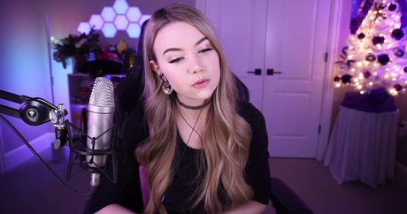 pregnant threesome onlyfans adult gallery