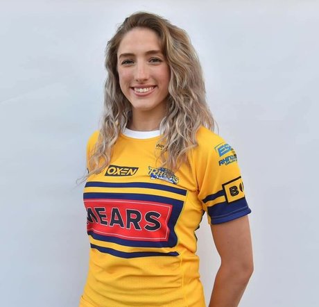 Caitlin Beevers star exclusive picture