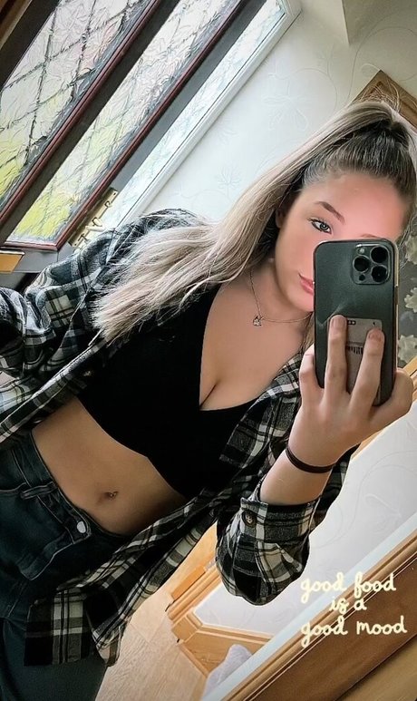 Caitlin Beevers beautiful model photo