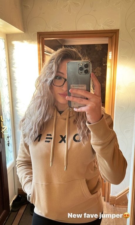 Caitlin Beevers sex actress photos