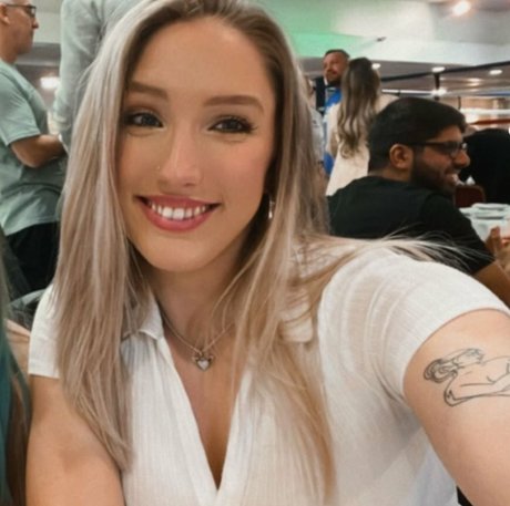 Caitlin Beevers high quality model gallery