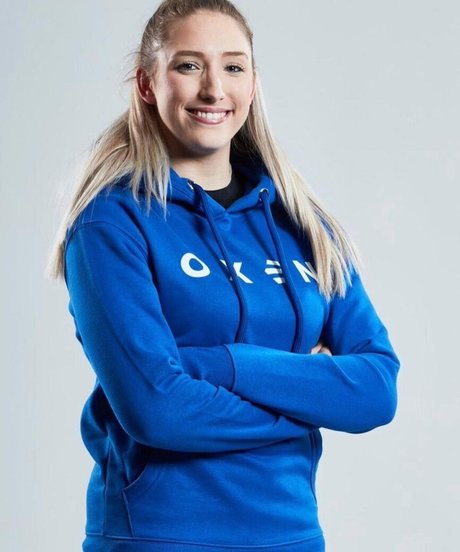 Caitlin Beevers nude star image