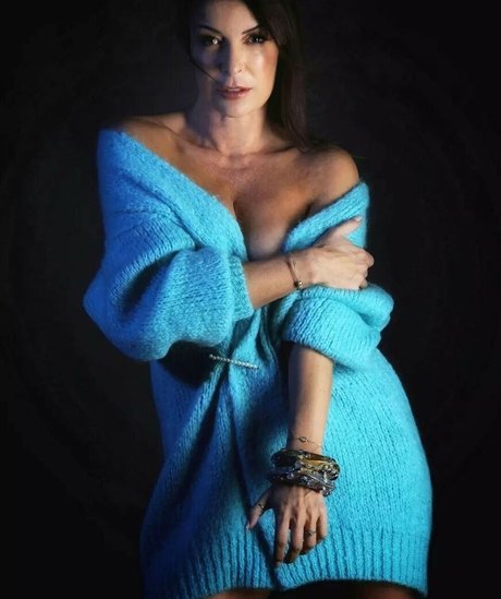 Sheilagrembiule model art images