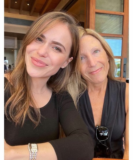 Nicolle Gironda hot star archive