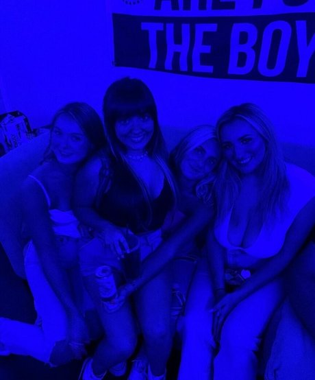 Angelina Cross free model image