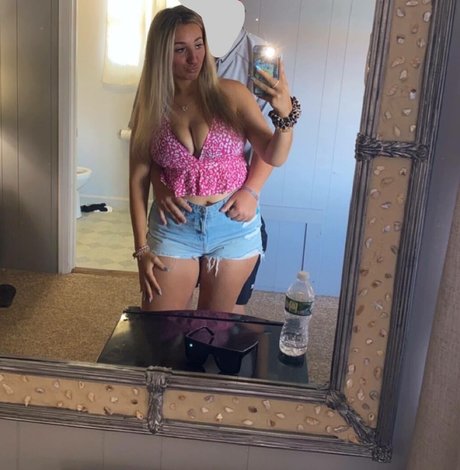 Angelina Cross star sexy image