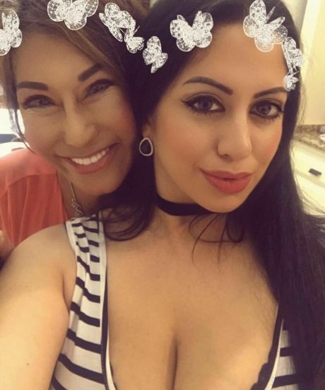 Jennifer Cortez erotic model pics