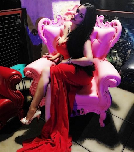 Jennifer Cortez model galleries