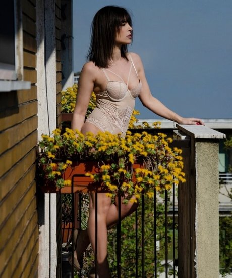 Sheila Capriolo pretty actress images