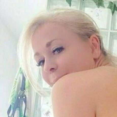 evabreedme star hot img