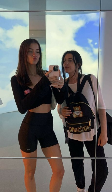 Lea Elui model sex gallery